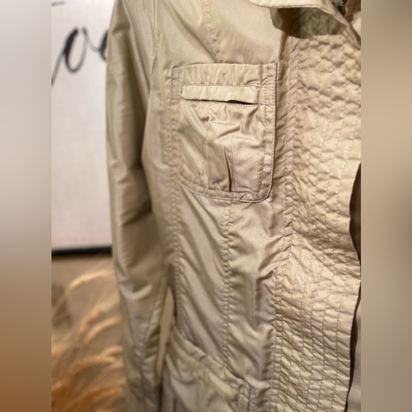 YCC Women’s Lightweight Jacket - Picture 6 of 15